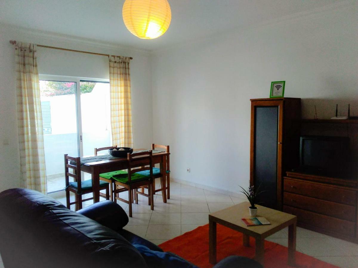 Apartamentos Monica Quarteira Buitenkant foto