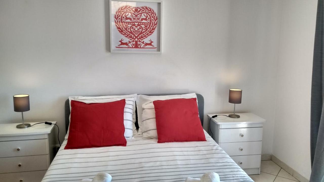 Apartamentos Monica Quarteira Buitenkant foto